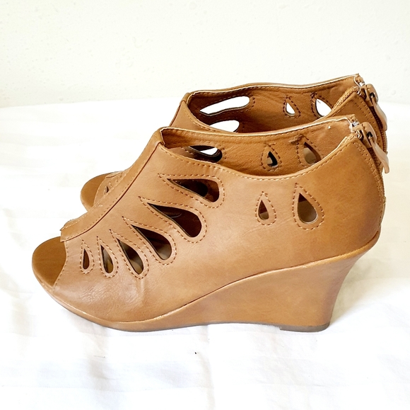 Forever Peep Top Wedge Bootie - Picture 4 of 11